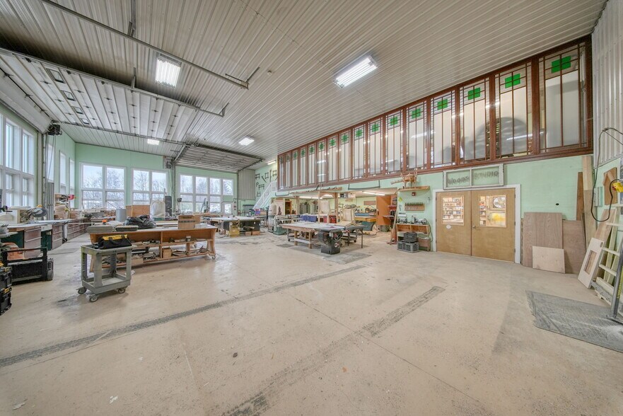 More Photos Of 26 Holland rd, Ferndale Manufacturing For Sale