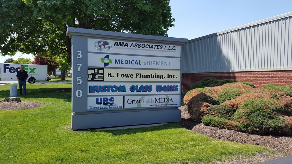 More Photos Of 3750 Industrial Ave, Rolling Meadows Warehouse For Sale