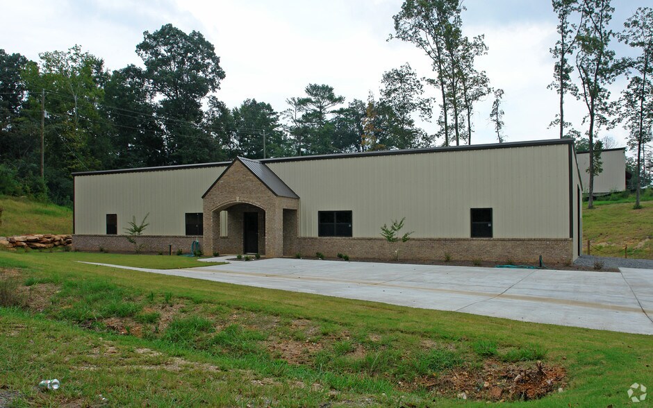 More Photos Of 2005 Agape Cir, Moody Warehouse For Sale