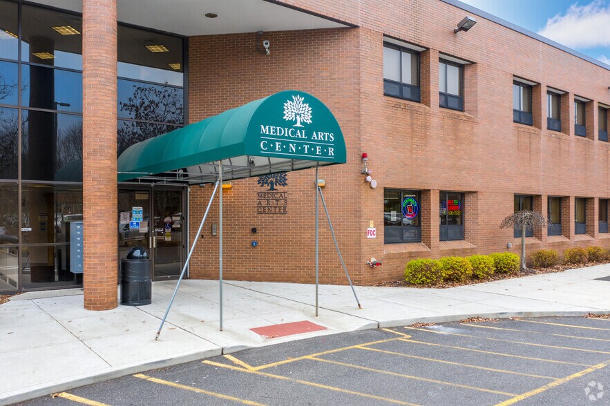 More Photos Of 15 Corporate Dr, Trumbull Medical For Lease