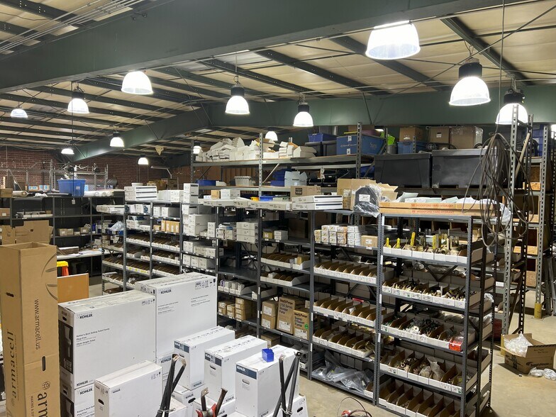 More Photos Of 211 N Pleasantburg Dr, Greenville Light Manufacturing For Lease