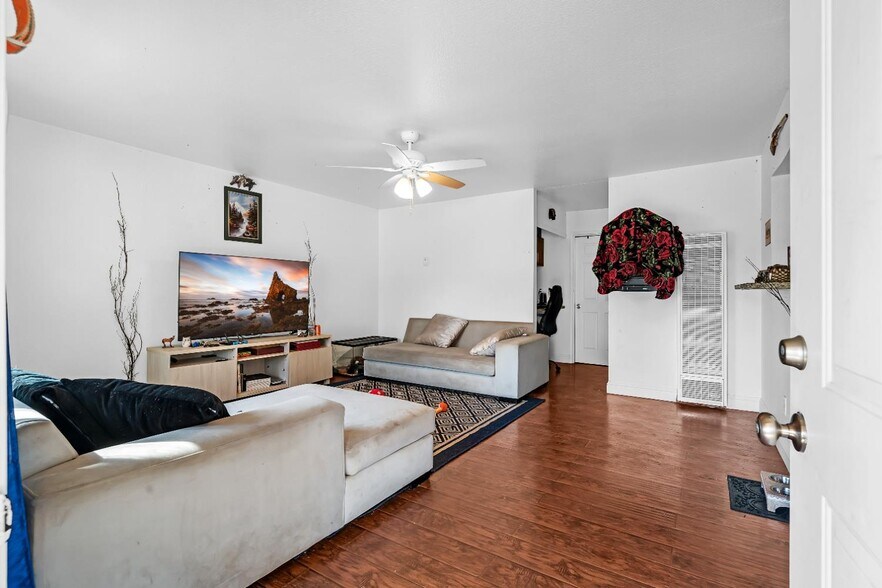 More Photos Of 2944 Del Paso Blvd, Sacramento Apartments For Sale