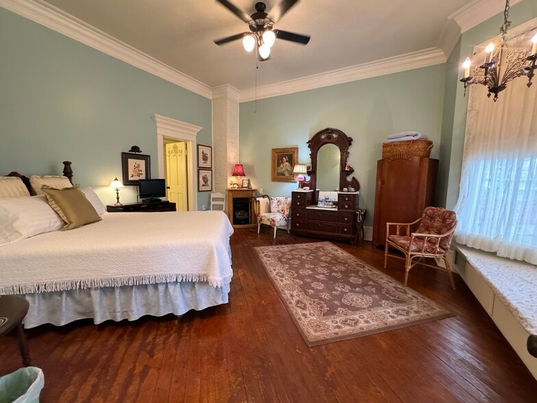 More Photos Of 224 W Chickasaw St, Tahlequah Hospitality For Sale