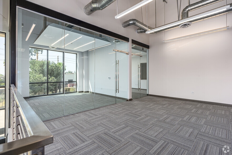 More Photos Of 415 S Motor Ave, Azusa Warehouse For Sale