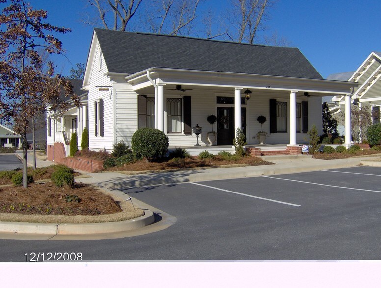More Photos Of 235 S Glynn St, Fayetteville Office For Lease