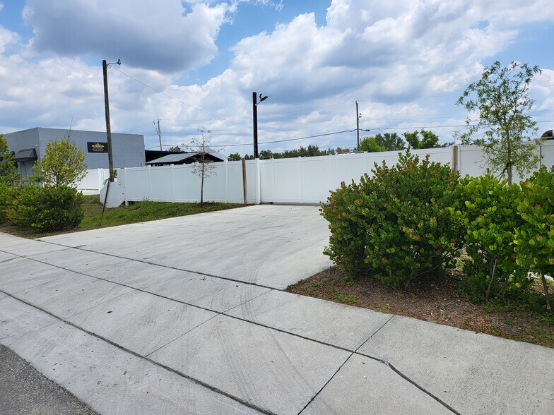 More Photos Of 227 SW 3rd Ave, Cape Coral Warehouse For Sale