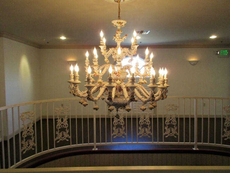 More Photos Of 151 S Sierra Ave, Oakdale Freestanding For Sale