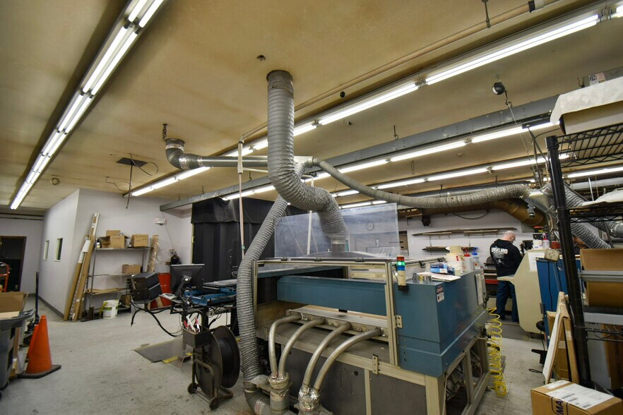 More Photos Of 123 Oak Hill Rd, Westford Research And Development For Lease