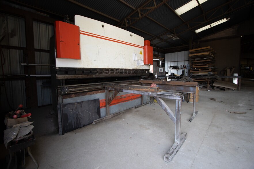 More Photos Of 111 E Liberty St, Pilot Point General Retail For Sale