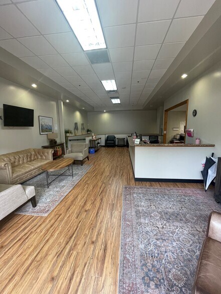 More Photos Of 18600 Lyndon B Johnson Fwy, Mesquite Storefront Retail Office For Sale