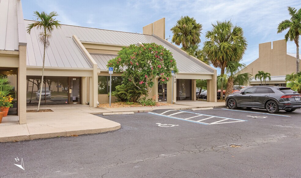 More Photos Of 1510 Royal Palm Square Blvd, Fort Myers Medical For Lease