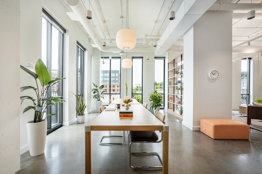 More Photos Of 800 N High St, Columbus Office Residential For Lease