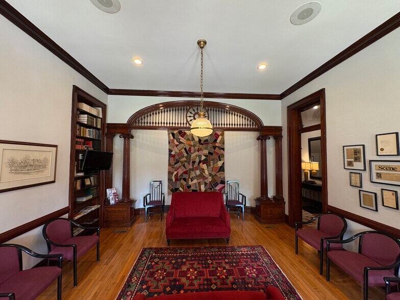 More Photos Of 143 4th Ave N, Franklin Loft Creative Space For Lease