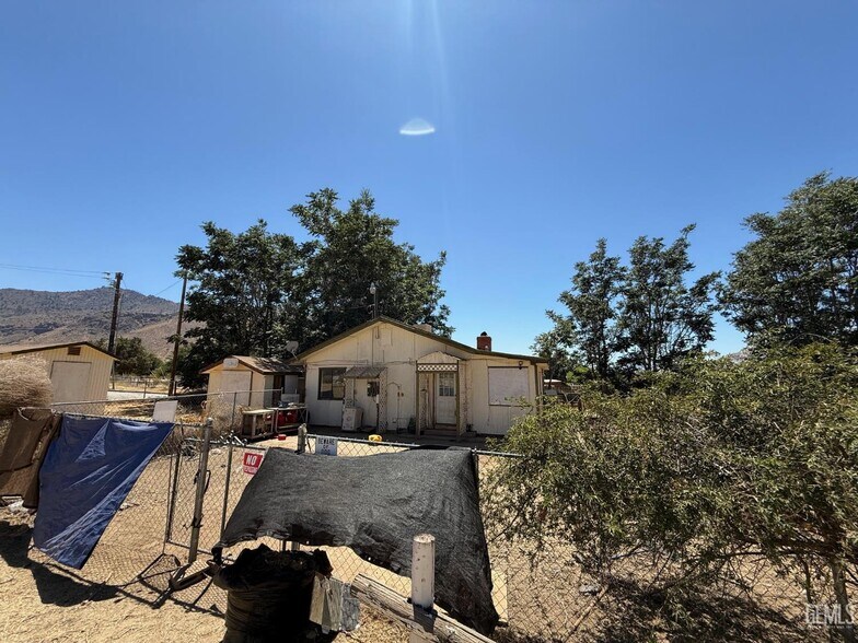 More Photos Of 23822 Highway 178, Onyx Service Station For Sale