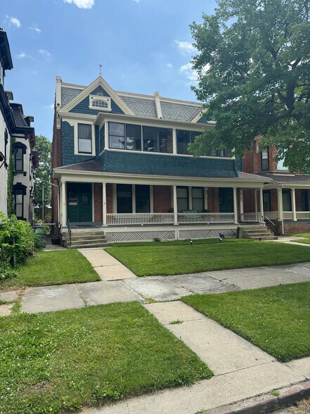 Primary Photo Of 1018 N Superior St, Toledo Apartments For Sale