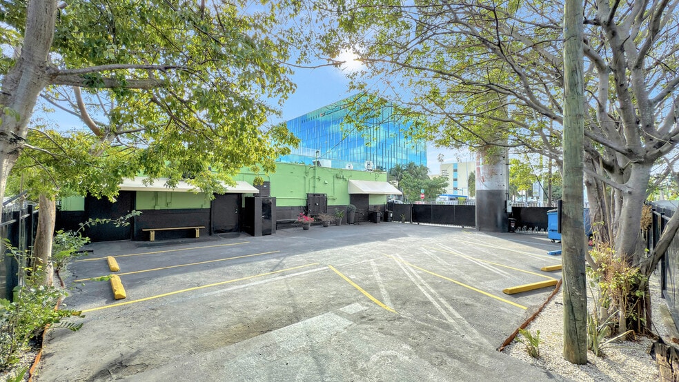 More Photos Of 643 NW 20th St, Miami Freestanding For Lease