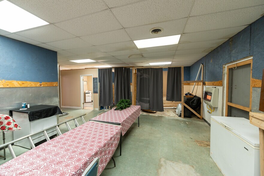 More Photos Of 20310 Main St E, Huntingdon Storefront For Sale