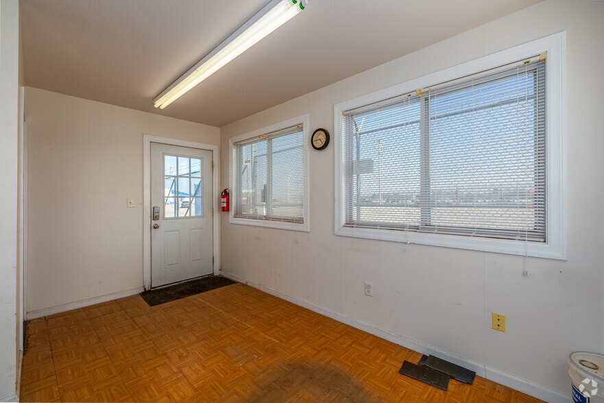 More Photos Of 4300 Church Rd, Centreville Land For Lease