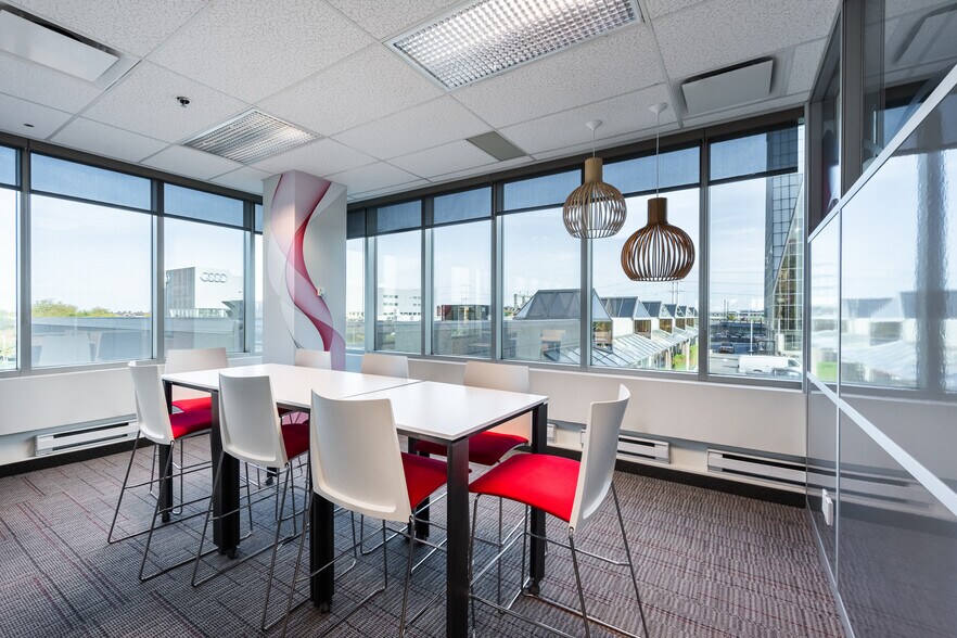 More Photos Of 7100-7141 Rue Jean-Talon E, Montréal Office For Lease