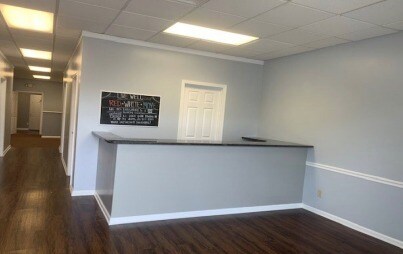 More Photos Of 2187 Lexington Rd, Richmond Storefront For Lease