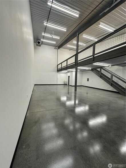 More Photos Of 1972 Baltic Way, Ferndale Light Distribution For Sale