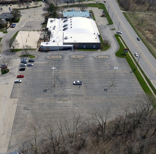 More Photos Of 243 W Roosevelt Rd, West Chicago Bowling Alley For Lease