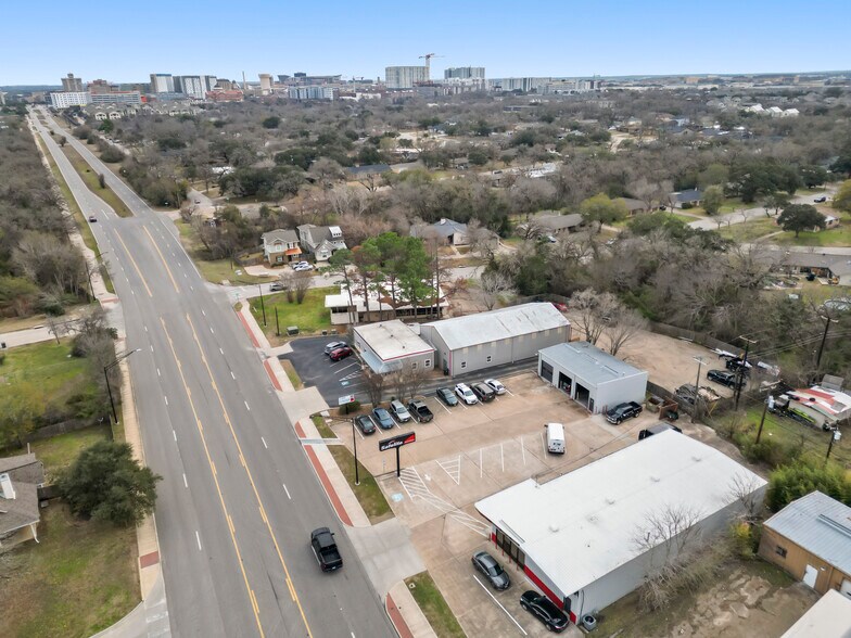 More Photos Of 3828 S College Ave, Bryan Office For Lease