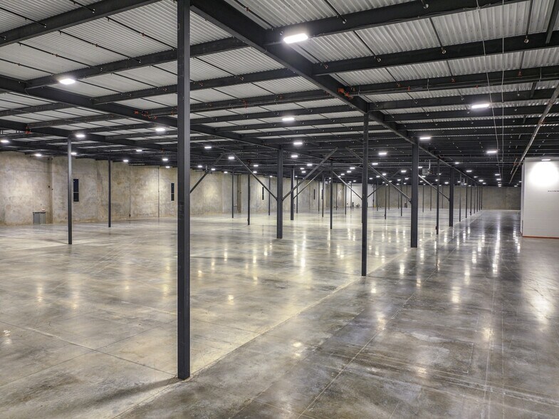 More Photos Of 2801 N State Highway 78, Wylie Warehouse For Lease