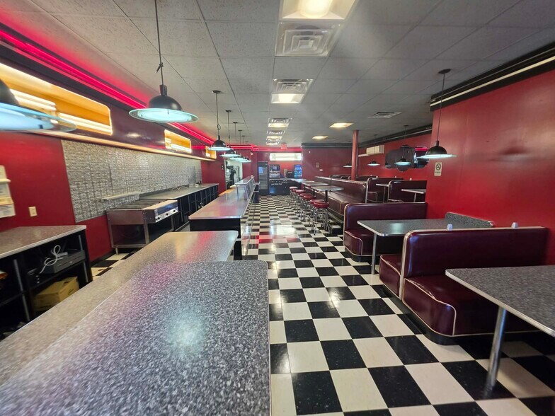 More Photos Of 53 Fall St, Seneca Falls General Retail For Lease
