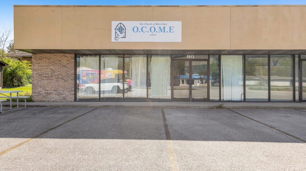 More Photos Of 1913 N Belt East, Belleville Restaurant For Sale