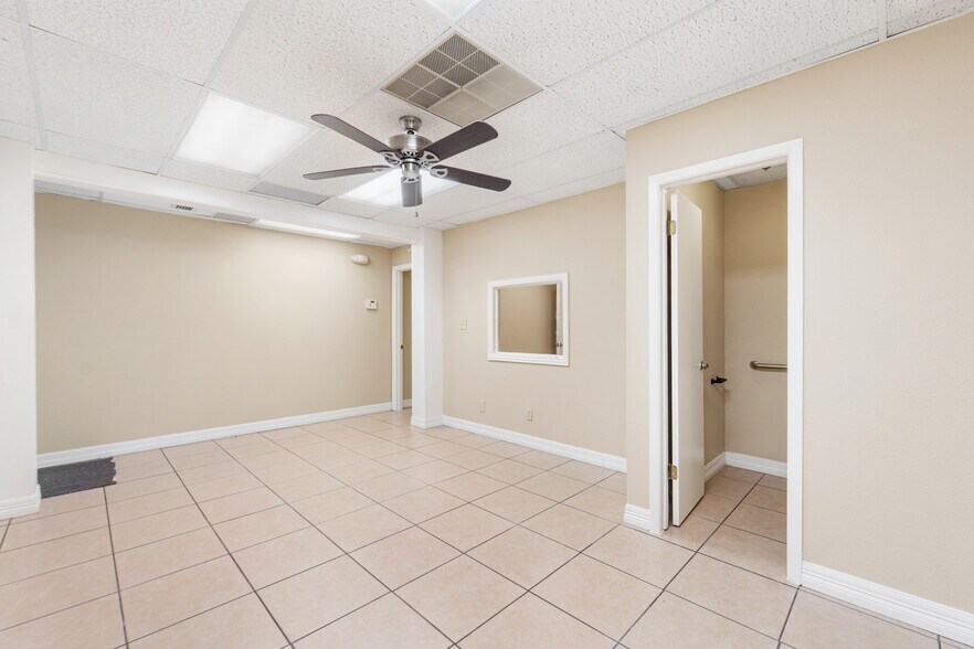 More Photos Of 1401 S 6th St, McAllen Medical For Lease