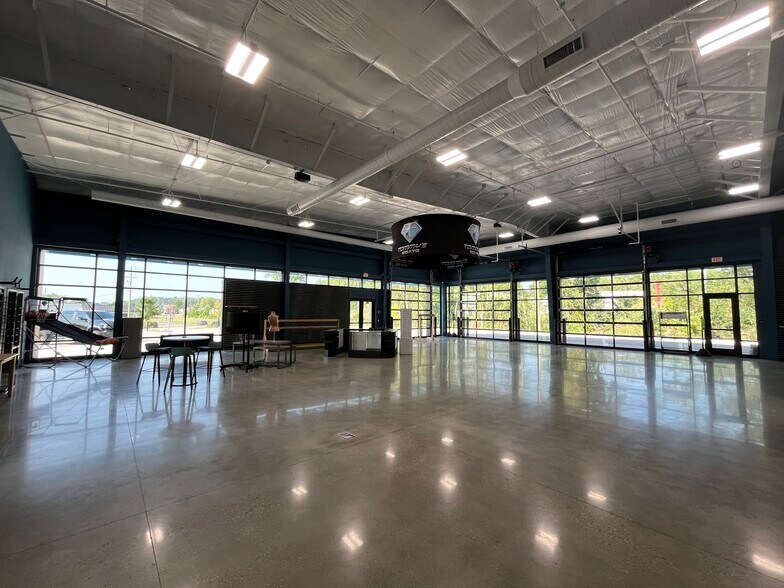 More Photos Of 247 Morrissey Dr NE, Comstock Park Auto Dealership For Lease