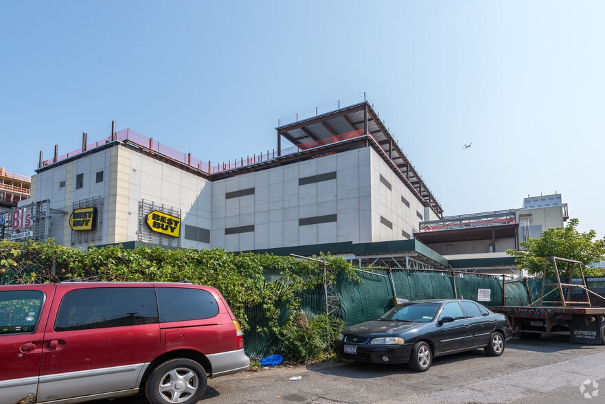 13107 40th Rd, Flushing, NY 11354 Office For Lease