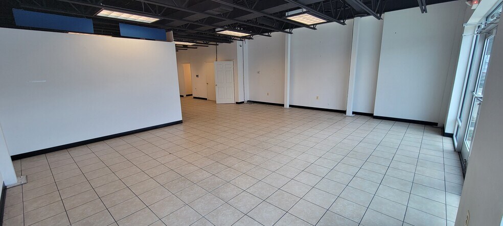 More Photos Of 21580 Atlantic Blvd, Sterling Warehouse For Lease
