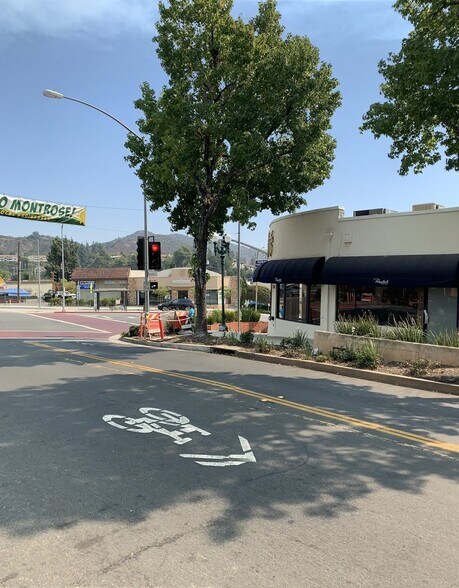 More Photos Of 2200-2228 Honolulu Ave, Glendale Storefront For Sale
