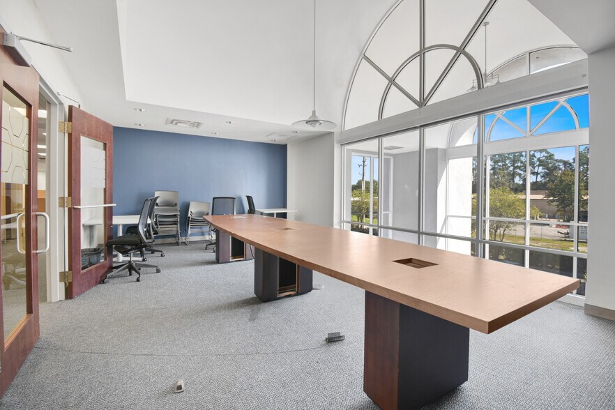 More Photos Of 9512 Sunbeam Center Dr, Jacksonville Office For Lease
