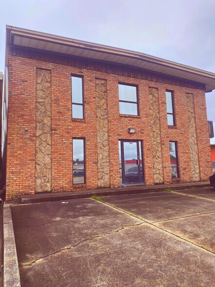 More Photos Of 708 Lakeside Dr, Mobile Research And Development For Sale