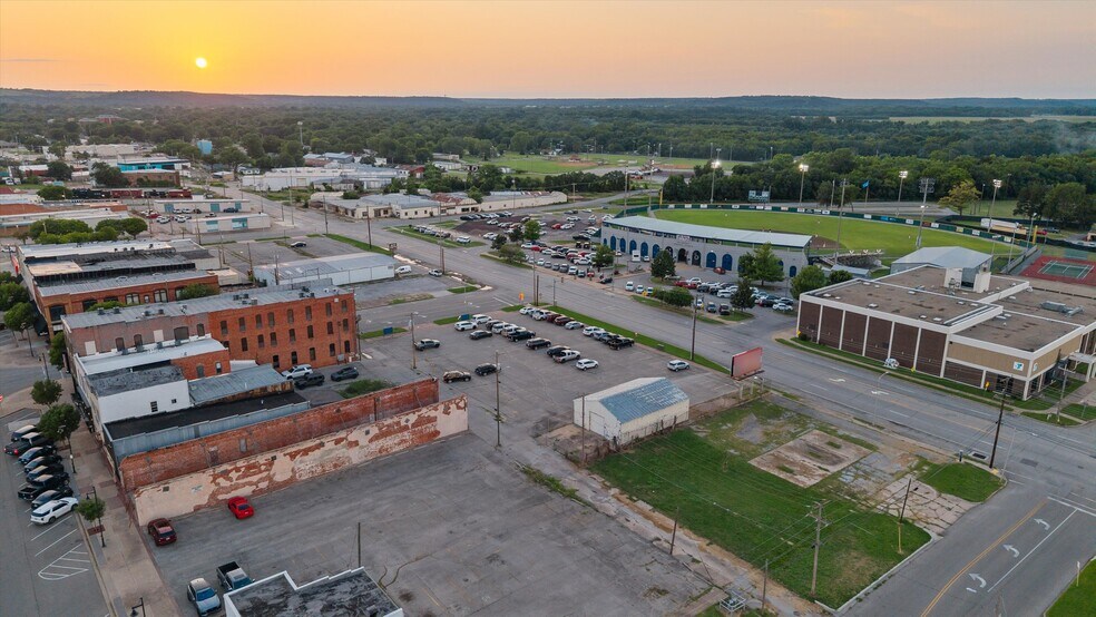 More Photos Of 100 Dewey Ave, Bartlesville Land For Sale