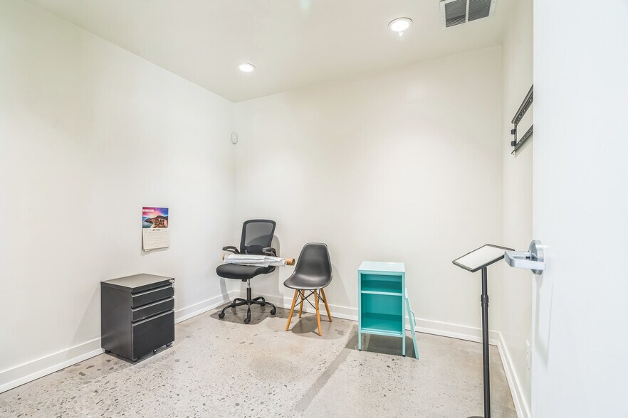 More Photos Of 8563-8579 San Fernando Rd, Sun Valley Land For Lease