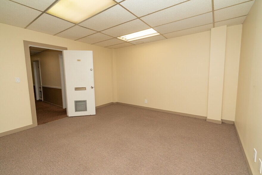 More Photos Of , Fort Lauderdale Office For Sale