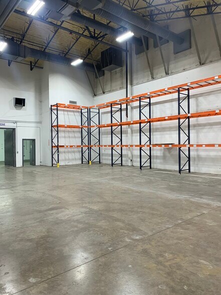 More Photos Of 791 Westport Pky, Fort Worth Warehouse For Lease