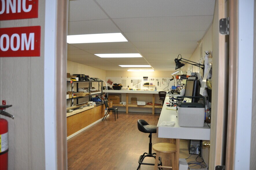 More Photos Of 1308 Ontario St, Sandpoint Warehouse For Lease