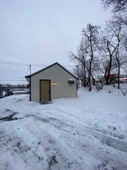 Primary Photo Of 2911 Milton Ave, Syracuse General Retail For Lease