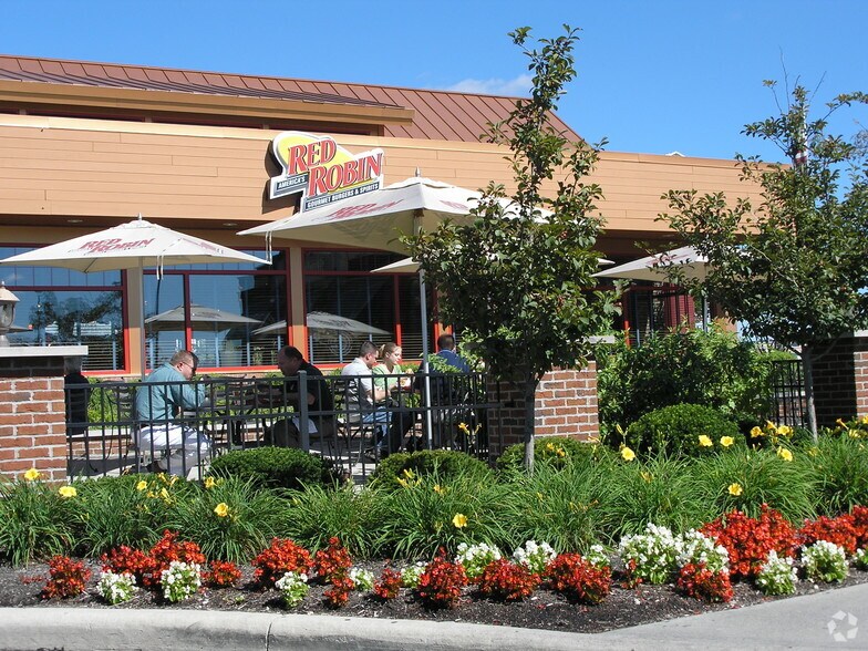 More Photos Of 3670-3780 Easton Market, Columbus General Retail For Lease