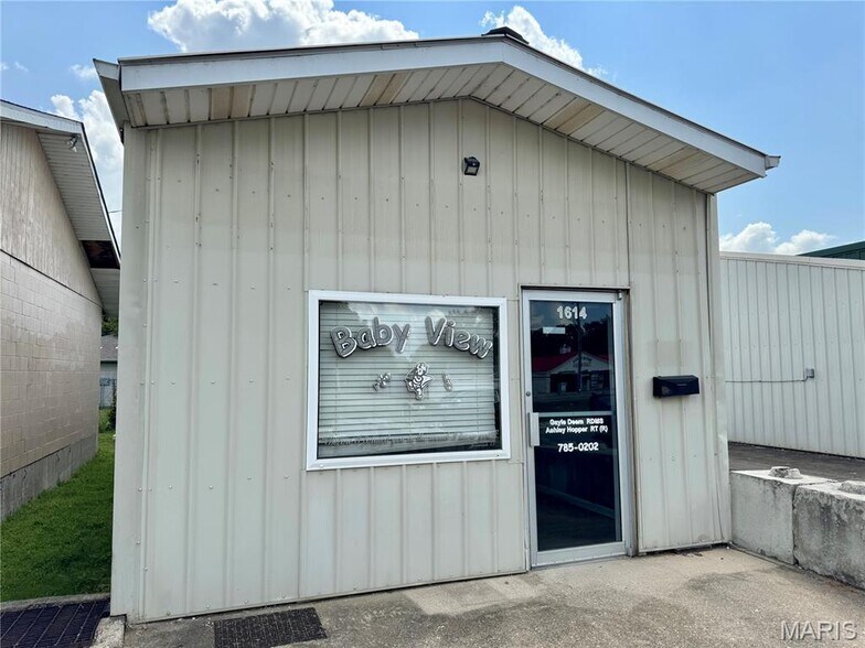 More Photos Of 1614 S Broadway St, Poplar Bluff Medical For Sale