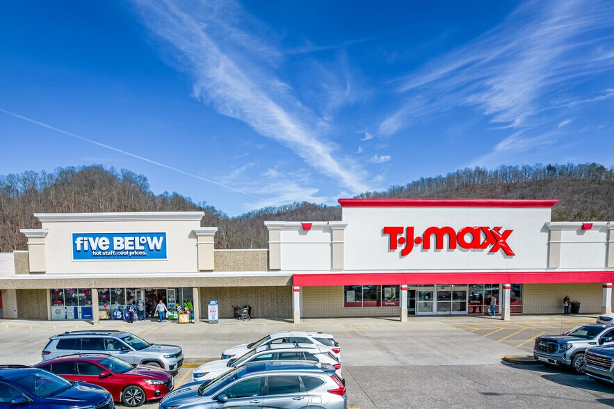 More Photos Of 309-419 KY-321, Paintsville General Retail For Lease