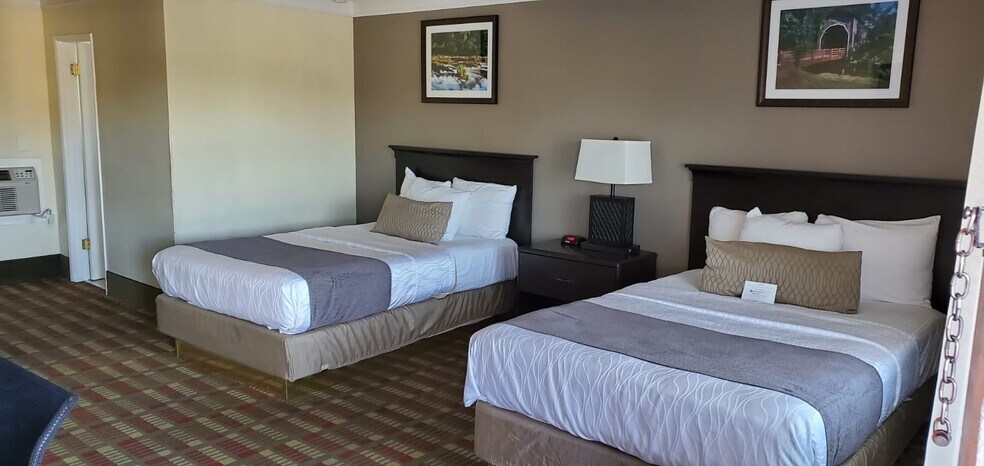 More Photos Of 760 NW Garden Valley Blvd, Roseburg Hotel For Sale