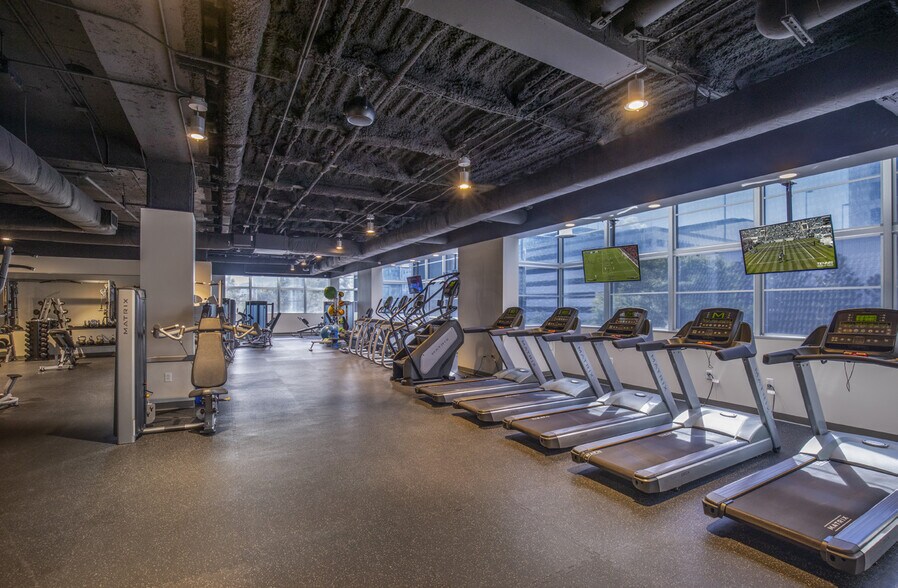 More Photos Of 800 N Magnolia Ave, Orlando Office For Lease