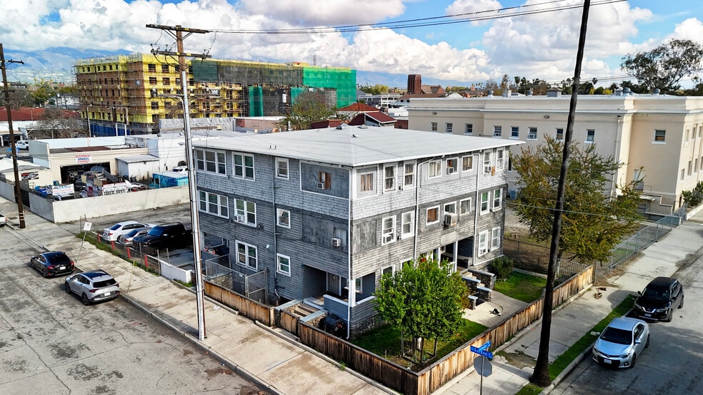 More Photos Of 285 W Center St, Pomona Apartments For Sale