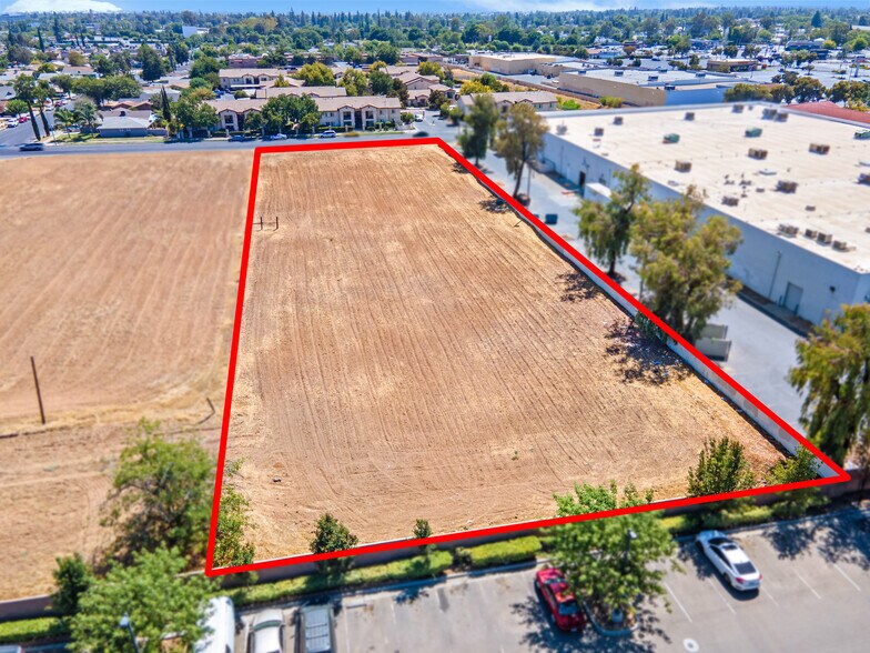 More Photos Of NEC Country Club Dr & Sherwood Ave, Madera Land For Sale